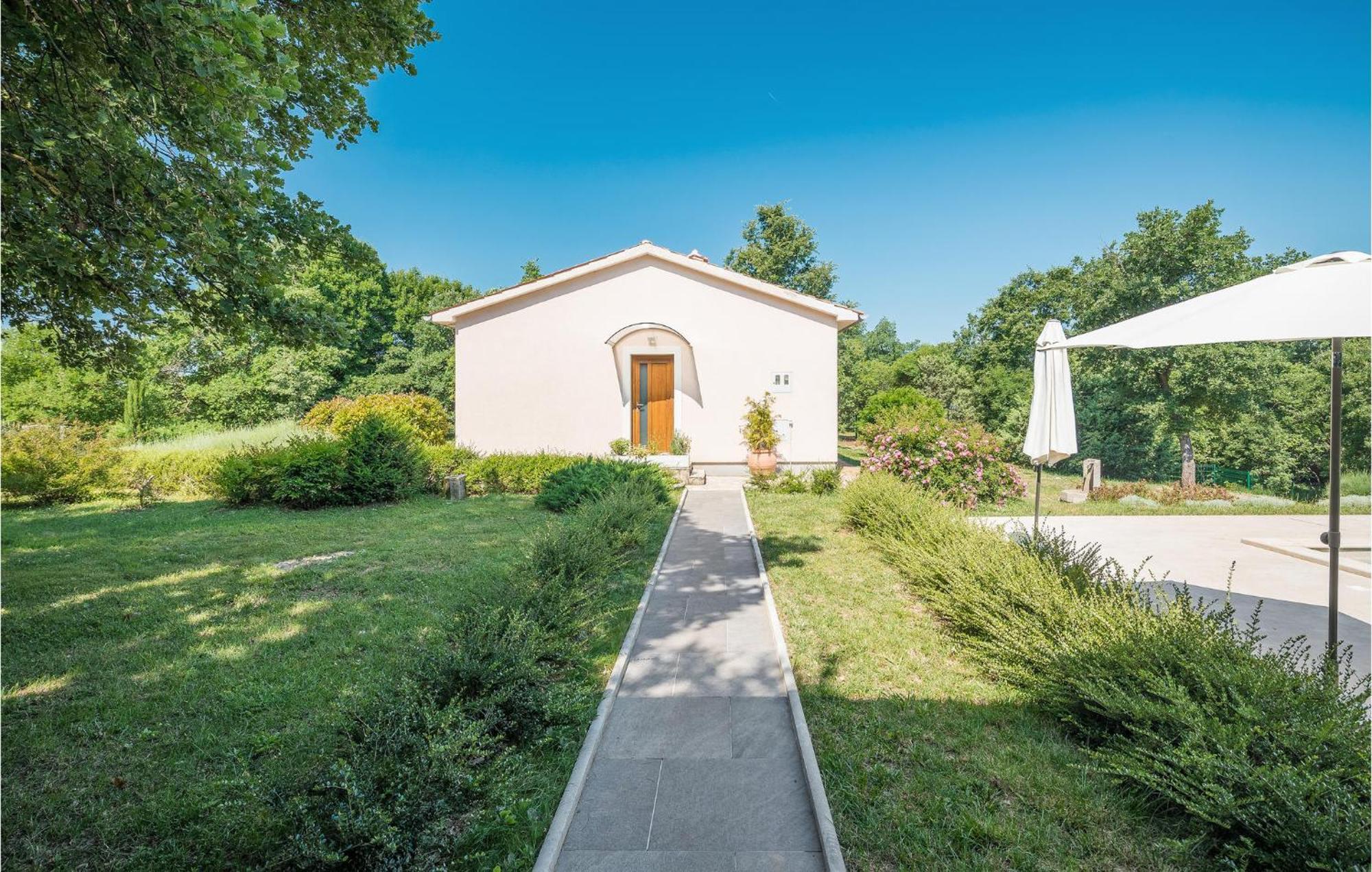 Beautiful Home In Bale With Kitchen Extérieur photo